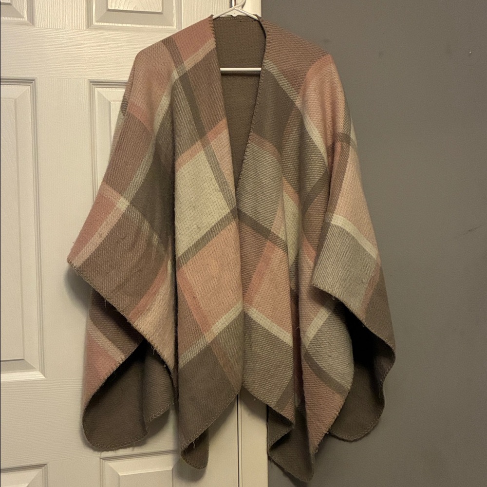 Womens Pink/Beige/Grey Plaid Print Shawl/Wrap. One Size‎